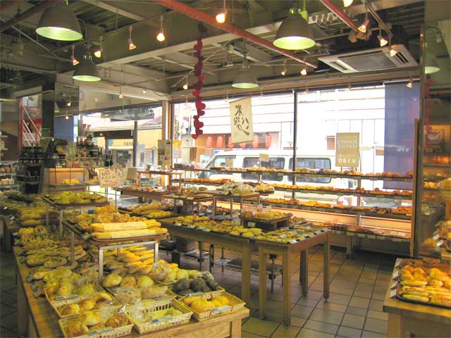 ベーカリーアオキ店内写真